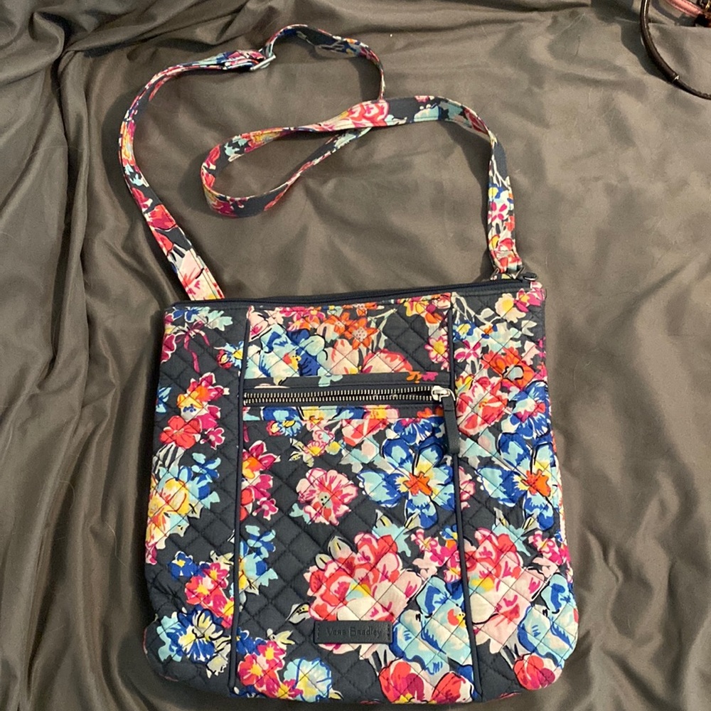 Vera Bradley floral crossbody!